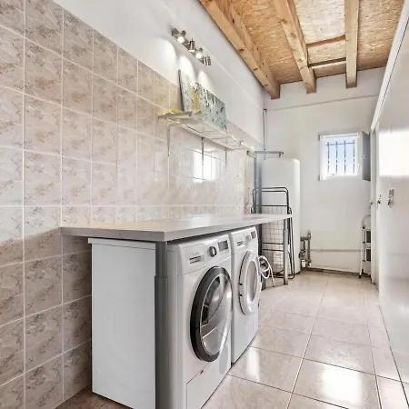 150m2, Piscine, Parking, Wifi, Clim Willa