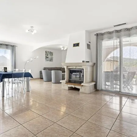150m2, Piscine, Parking, Wifi, Clim Willa *